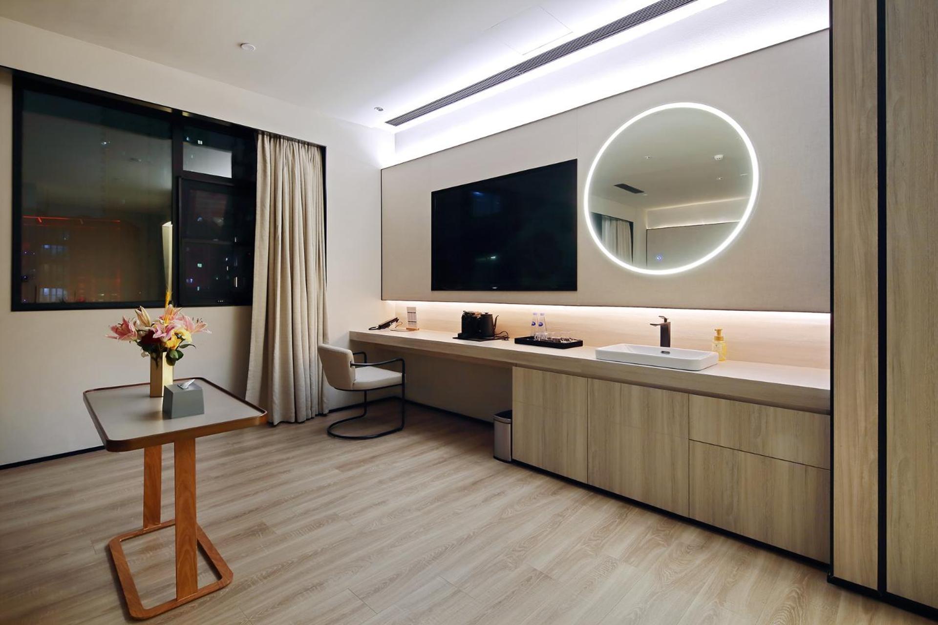 Hotel Wujiaochang Dabaishu Orange Crystal 4*
